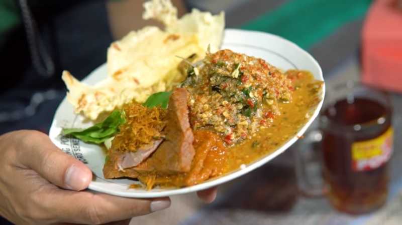 Pecel Proliman: Authentic Flavors That Awaken Your Senses in Cilacap's Heart
